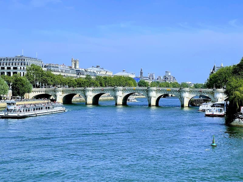 Seine Walk from Pont Neuf to Pont des Arts
