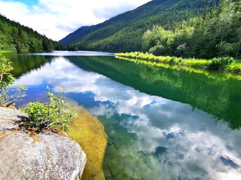 Self-Guided Lower Dewey Lake Hiking Trail