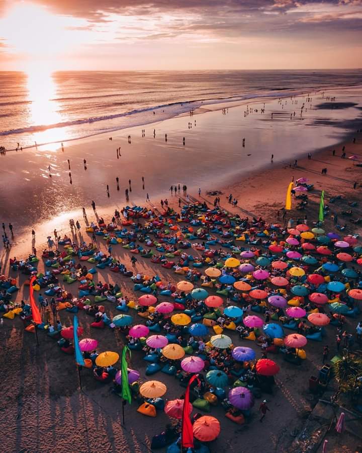 Seminyak Beach Stroll & Club