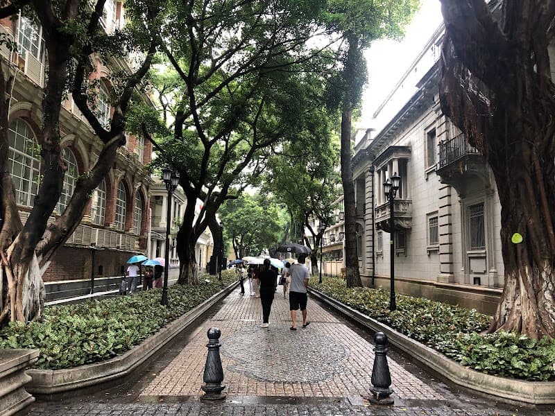 Shamian Island Walk