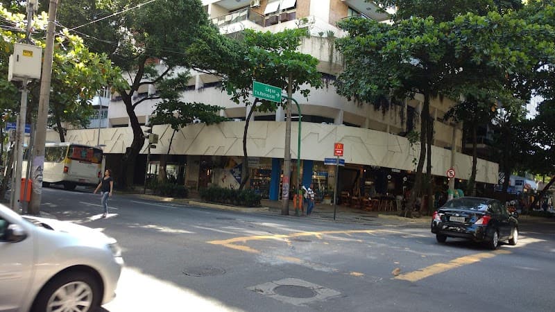 Shopping on Rua Visconde de Pirajá