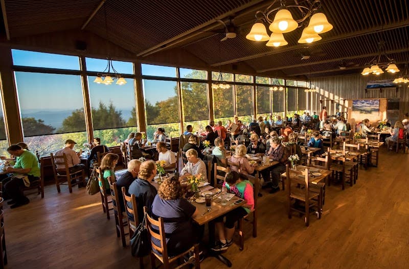 Skyland Pollock Dining Room
