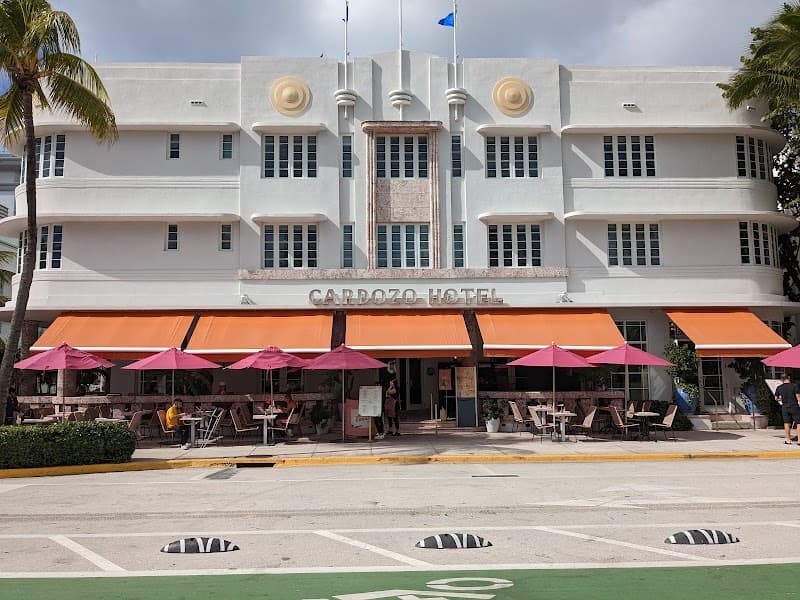 South Beach Oceanfront & Art Deco Walk