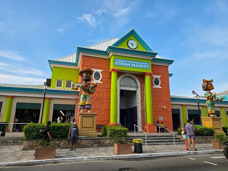 Straw Market & Downtown Nassau Shopping