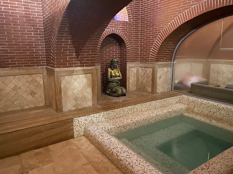 Sulfur Bath Area Stroll