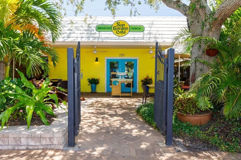 Sun Garden Café (Siesta Key Village)