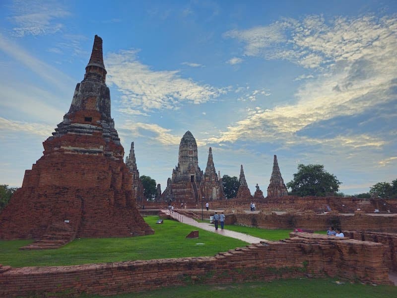 Sunset at Wat Chaiwatthanaram