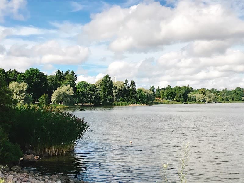 Töölö Bay & Hesperia Park Free Explore