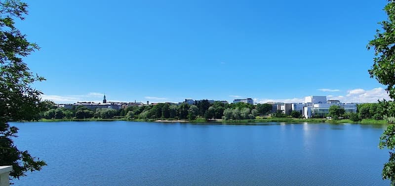 Töölönlahti Bay Walk
