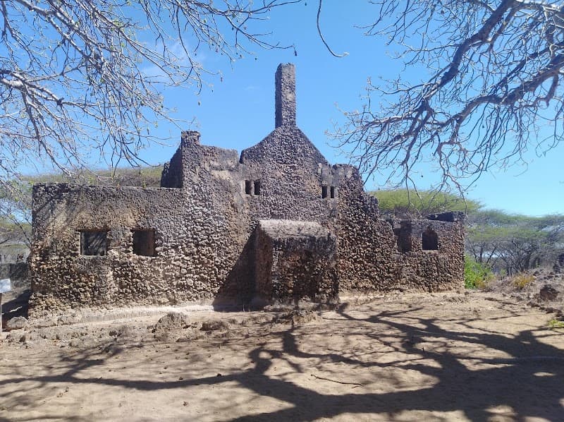 Takw a Ruins Excursion (Manda Island)