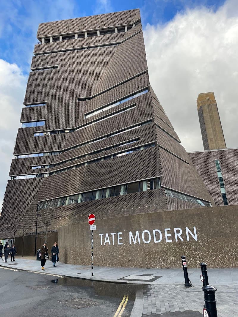 Tate Modern Exterior and Turbine Hall