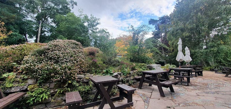Highlands & City Lights: A Scottish Adventure Weekend