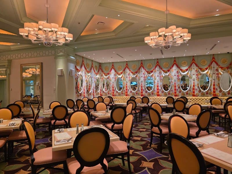 Las Vegas Family Day: Big Sights, Easy Fun, Good Eats
