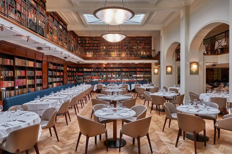 Luxurious London Culture Day for Couples