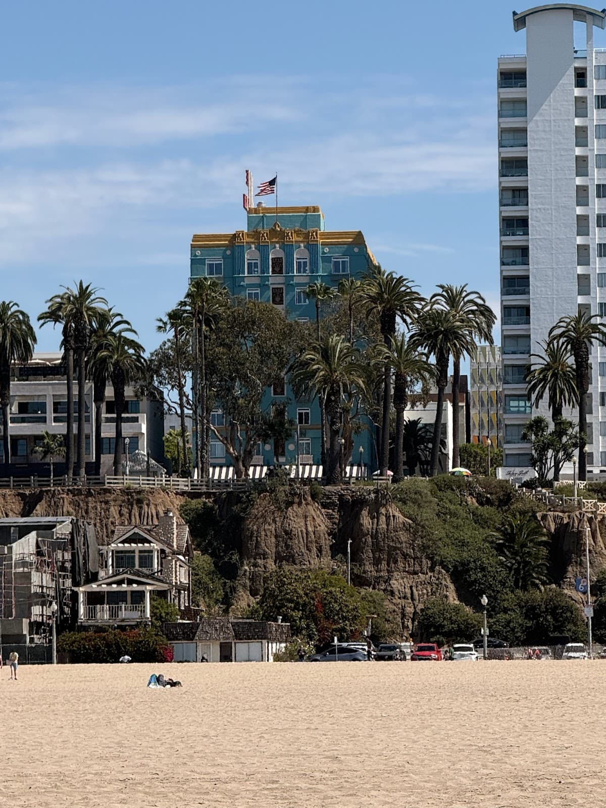 Elegant LA Escape: Beaches, Nature & Culinary Delights