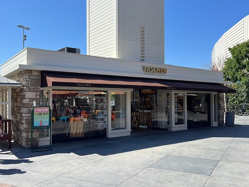 The Grove & The Original Farmers Market