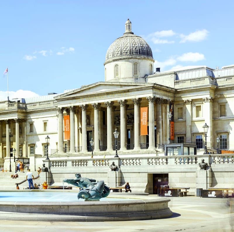 London's Cultural Compass: Art, History & Modern Flavors