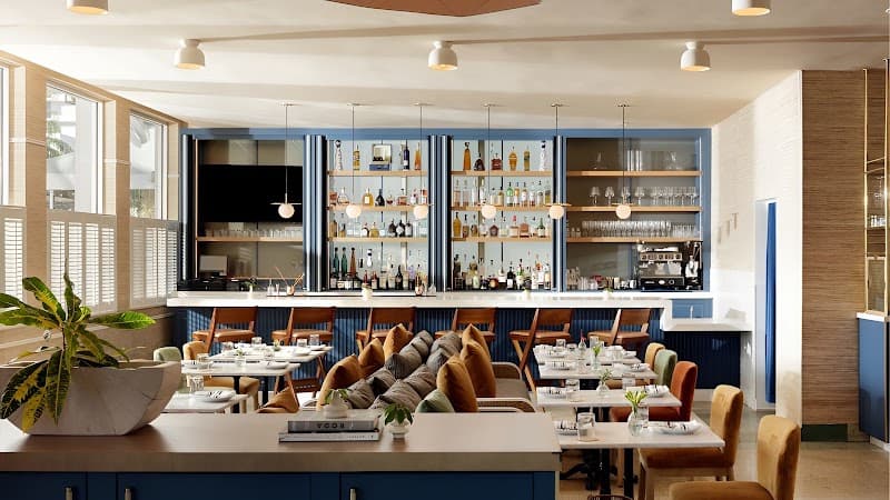 Glam South Beach Day: Art Deco, Ocean & Neon Nights