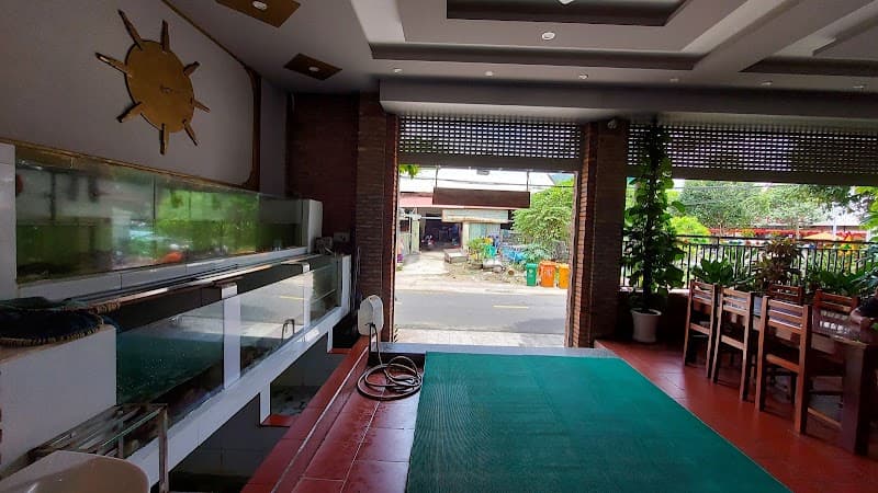 Thu Ba Seafood (Halal-Friendly Ordering)