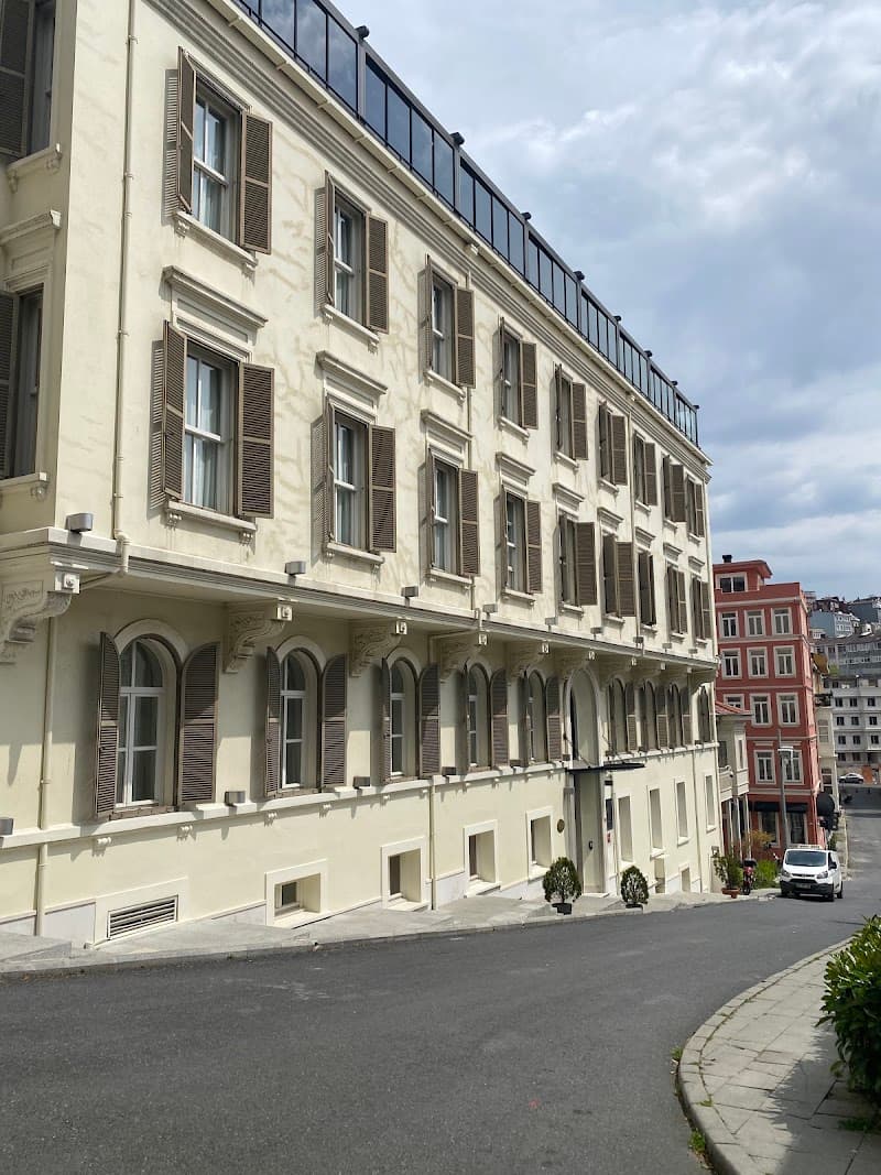 Tomtom Suites