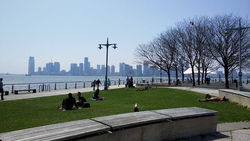 Tribeca and Hudson River Park Stroll