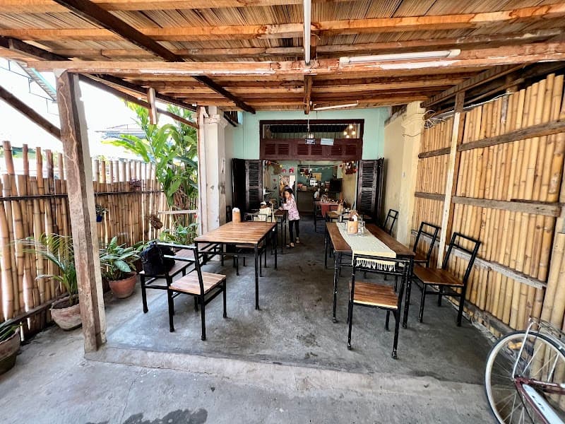 Two Little Birds Café