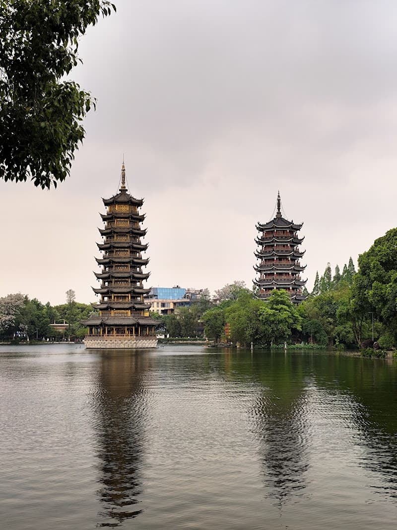 Karst Peaks & River Dreams: 7 Days in Guilin & Yangshuo