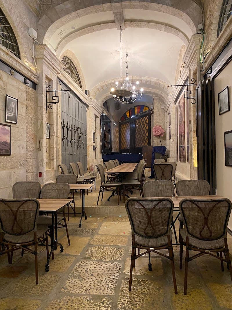 Versavee Restaurant & Cafe
