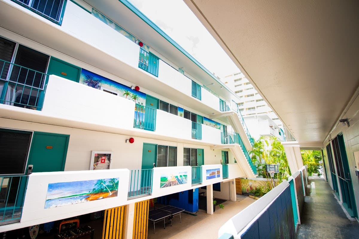 Waikiki Beachside Hostel