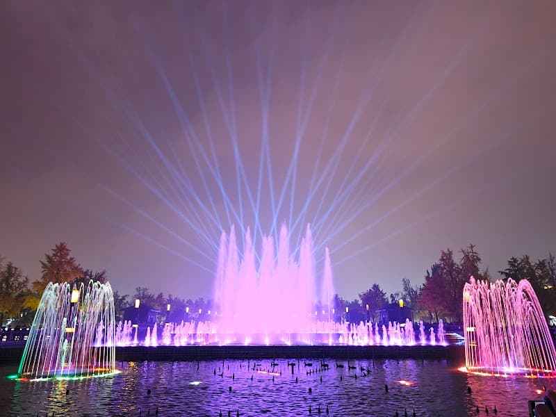 West Lake Music Fountain & Evening Walk