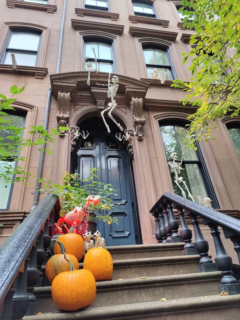 West Village Brownstone Walk