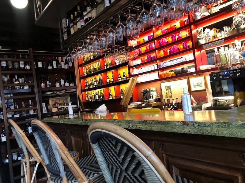 Wine Tasting at Heteroclito