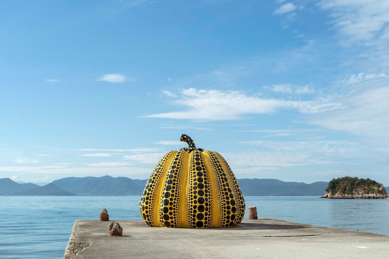 Yayoi Kusama Yellow Pumpkin & Coastal Walk