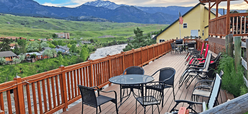 Yellowstone Riverside Cottages
