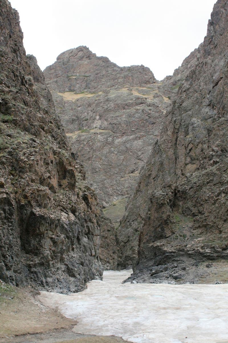 Romantic Desert Escape in Dalanzadgad’s Wild Gobi Landscapes
