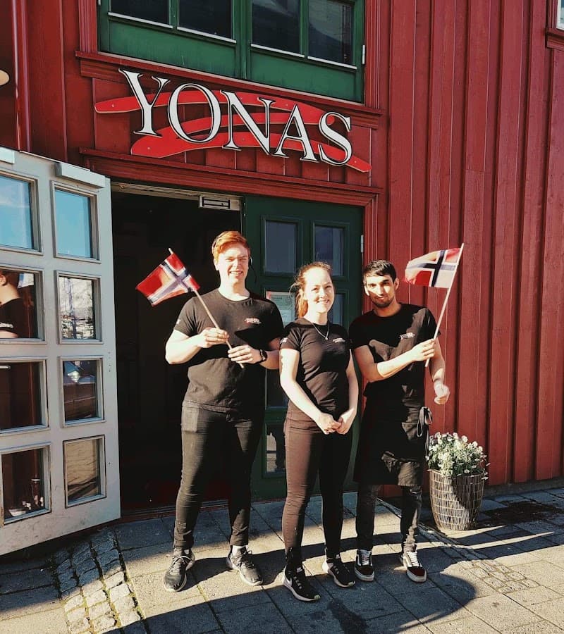 Yonas Pizzeria