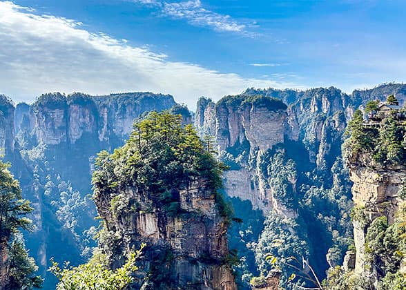 Cloud Pillars & Canyon Luxe: A Zhangjiajie Escape